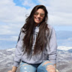 Meet your Posher, Adriana